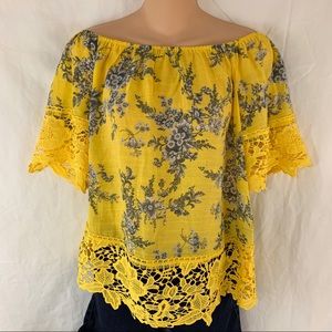 Boutique Yellow On / Off Shoulder Beautiful Floral Top S